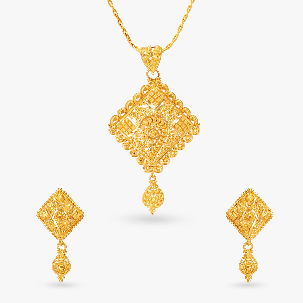Filigree Gold Pendant and Earrings Set
