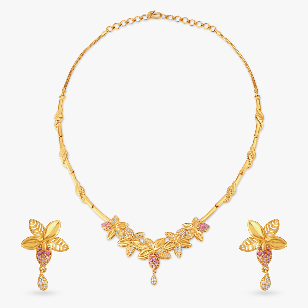 

Pristine Grandiosity Floral Necklace Set