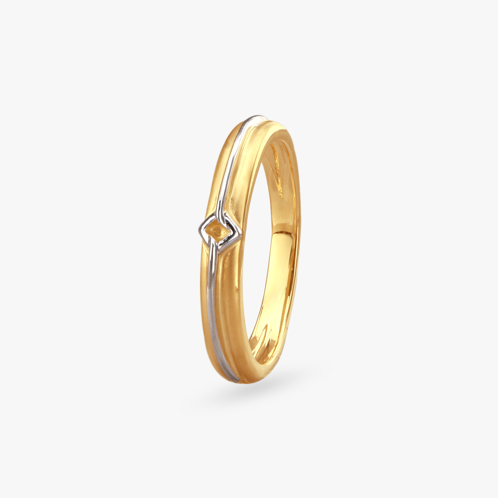 

Contemporary Elegance Gold Finger Ring