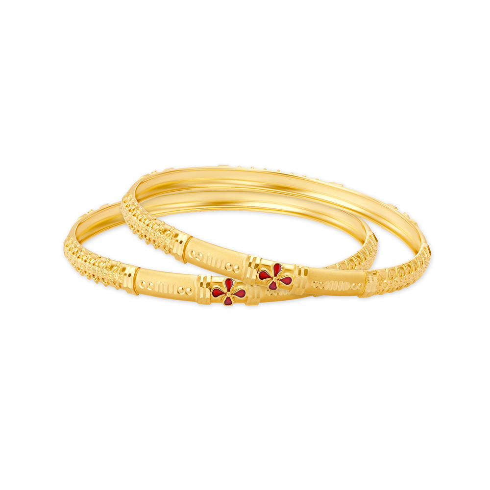 Graceful Glamorous Gold Bangle