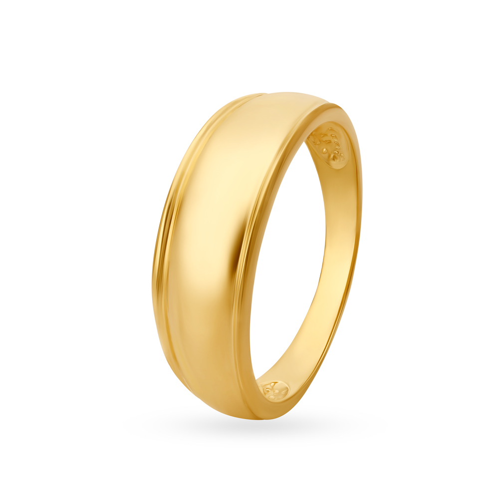 

Lustrous Minimalistic Gold Ring for Men