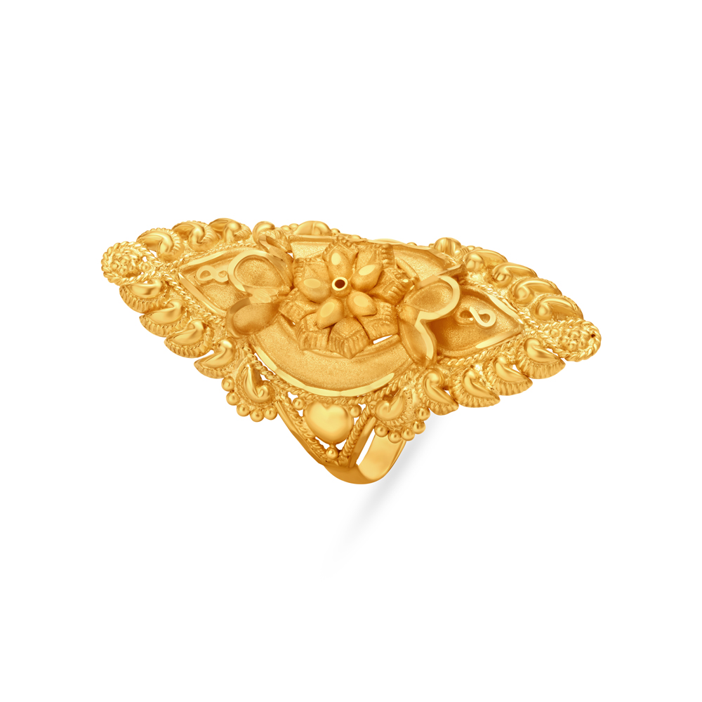 

Flawlessly Carved Gold Finger Ring