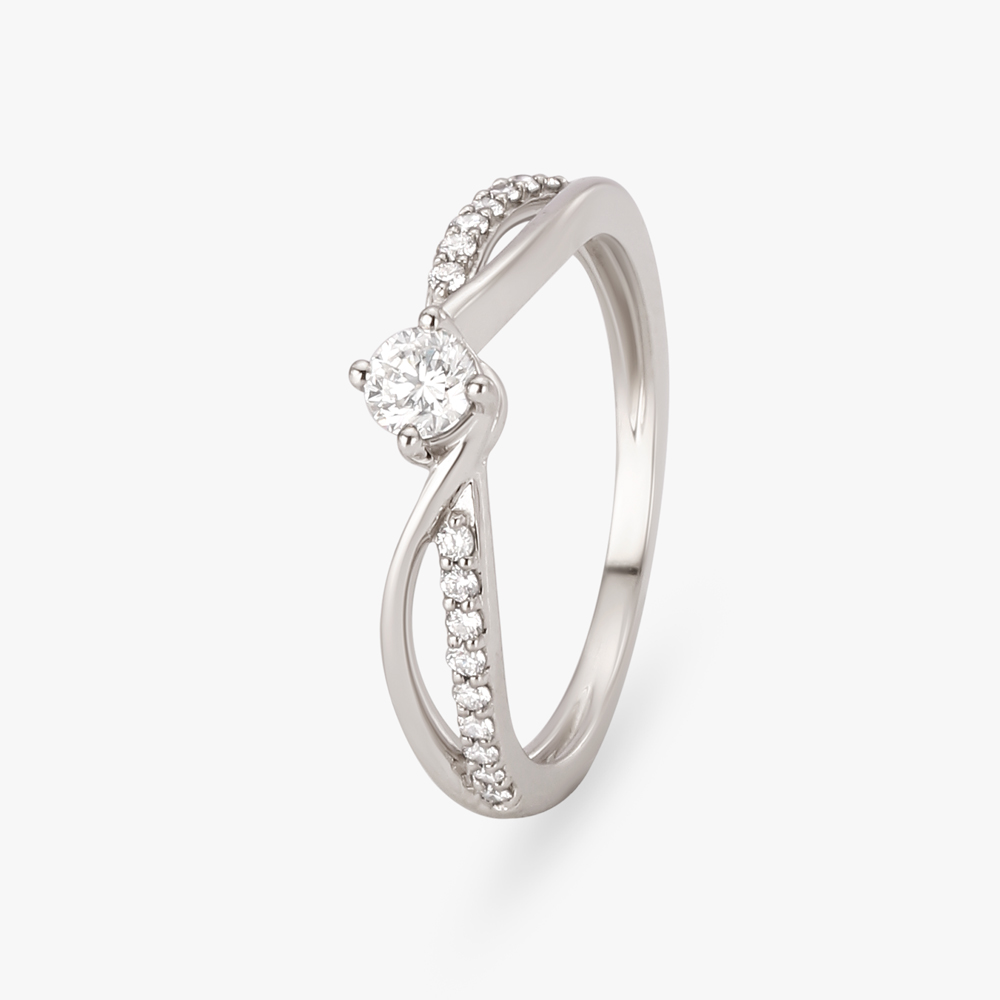 Timeless Diamond Finger Ring