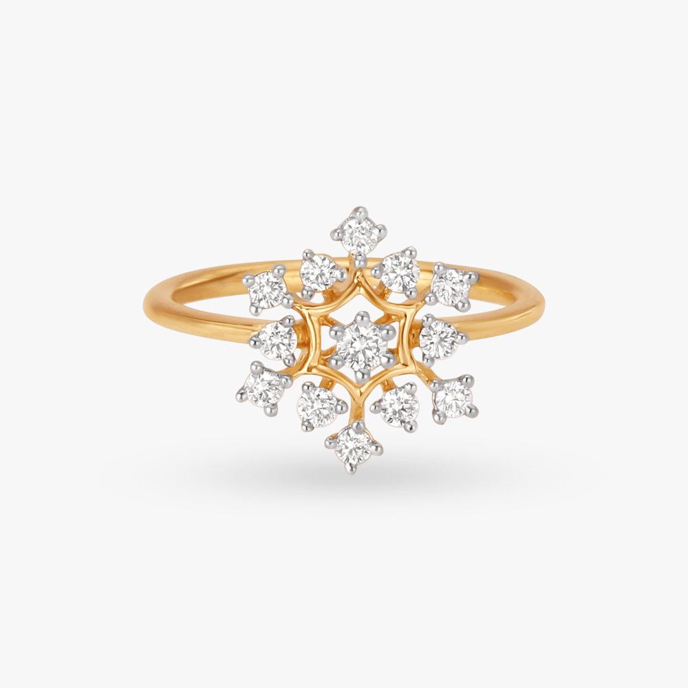 

Glittering Diamond Finger Ring