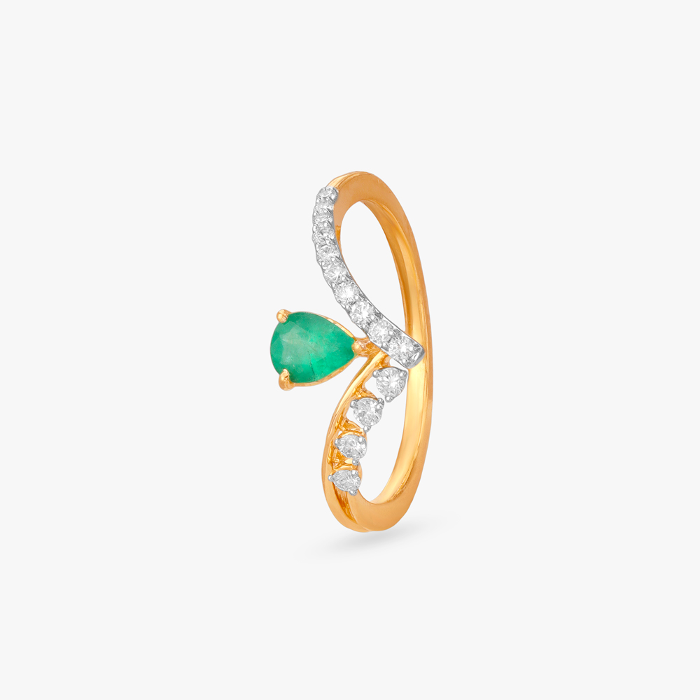 Playful Chic Diamond Finger Ring