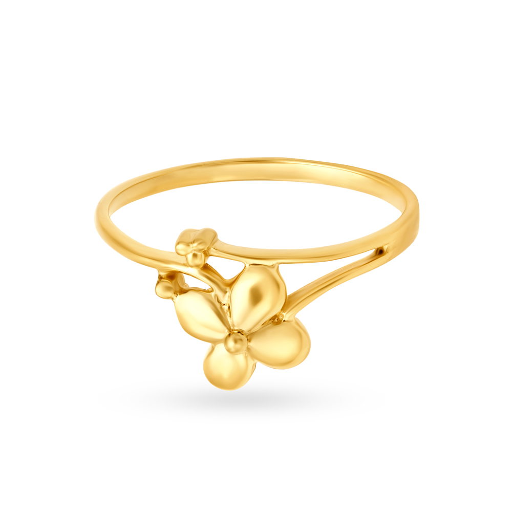 

Delicate 22 Karat Yellow Gold Flowerbud Ring