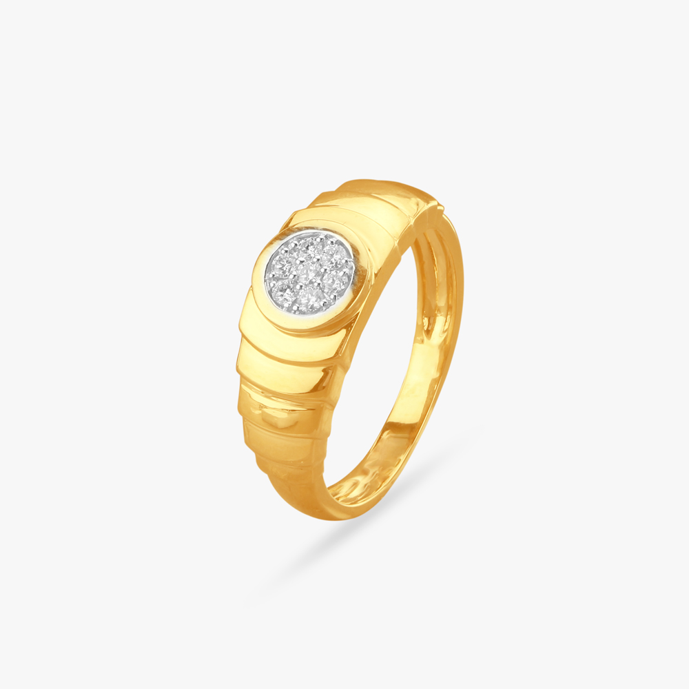 Stately Dual-Tone Diamond Finger Ring for Men
