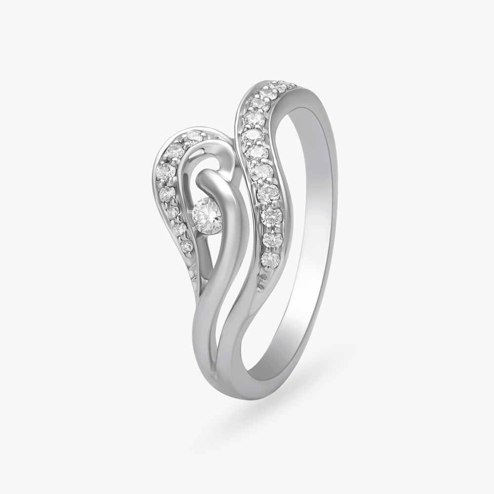

Striking Diamond Ring in Platinum
