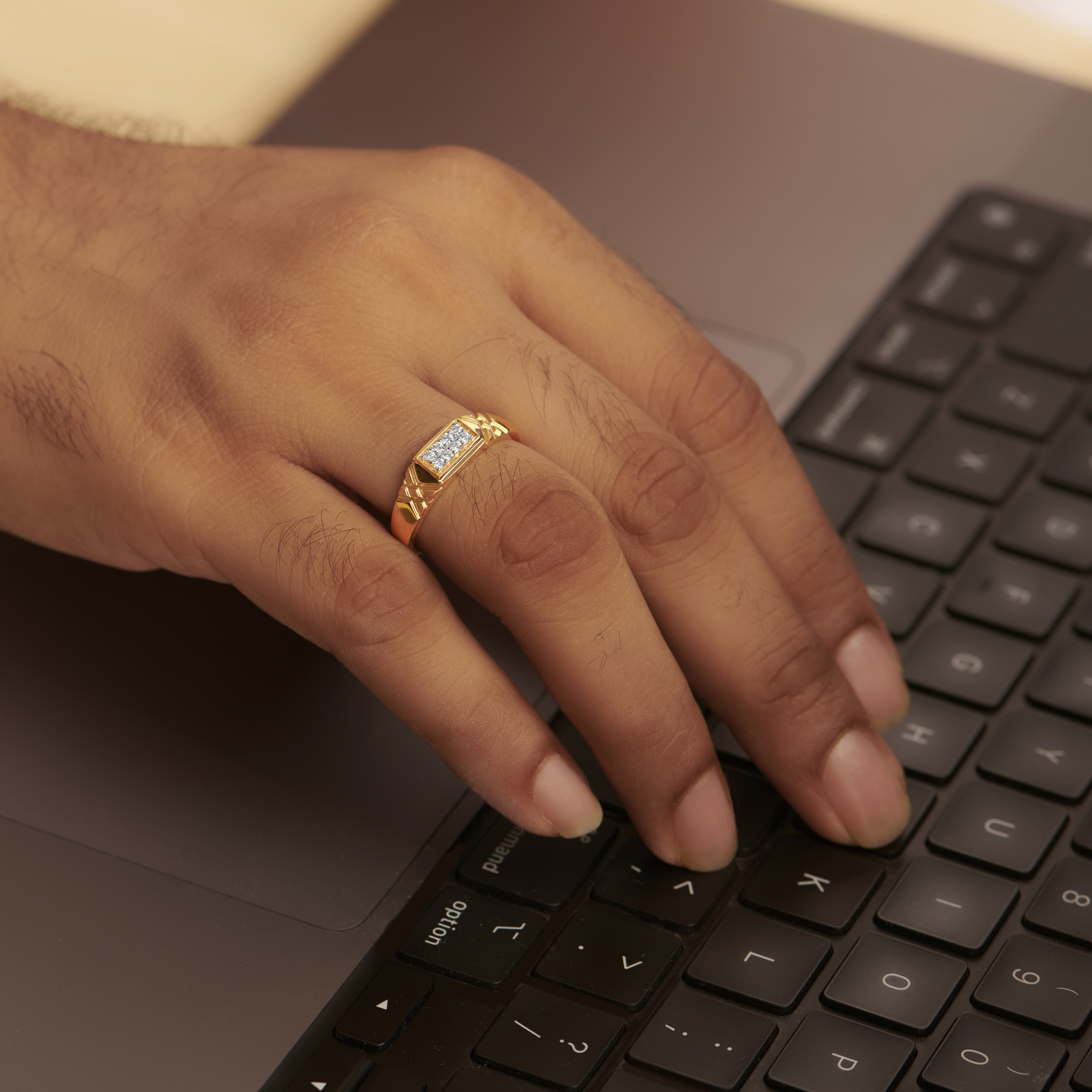 Handsome 18 Karat Gold Criss-Cross Patterned Ring