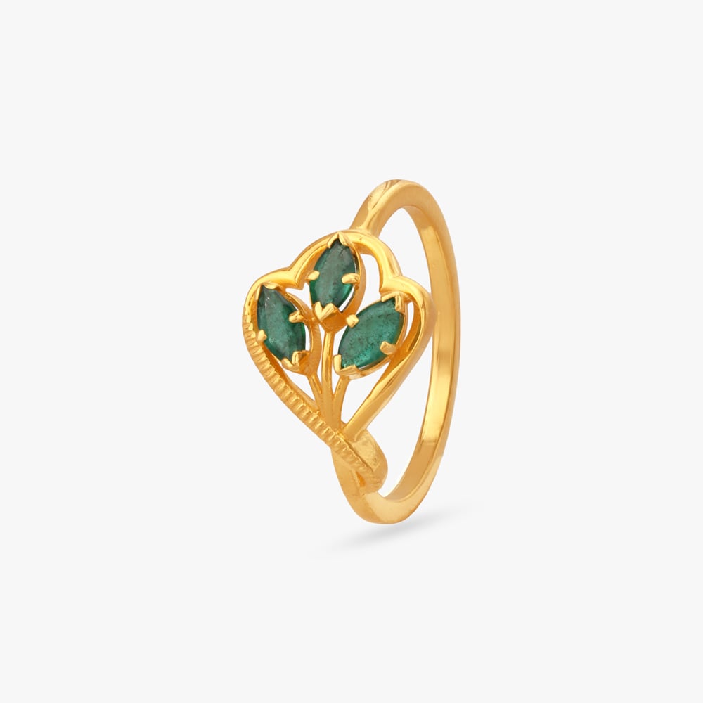 Whimsical Glow Emerald Finger Ring