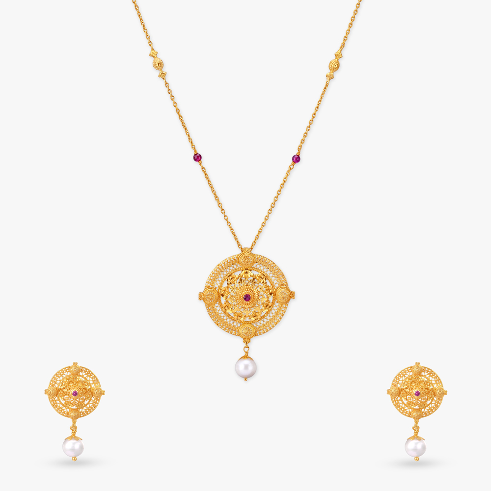 Vintage Swirl Gold Pendant with Chain and Earrings Set
