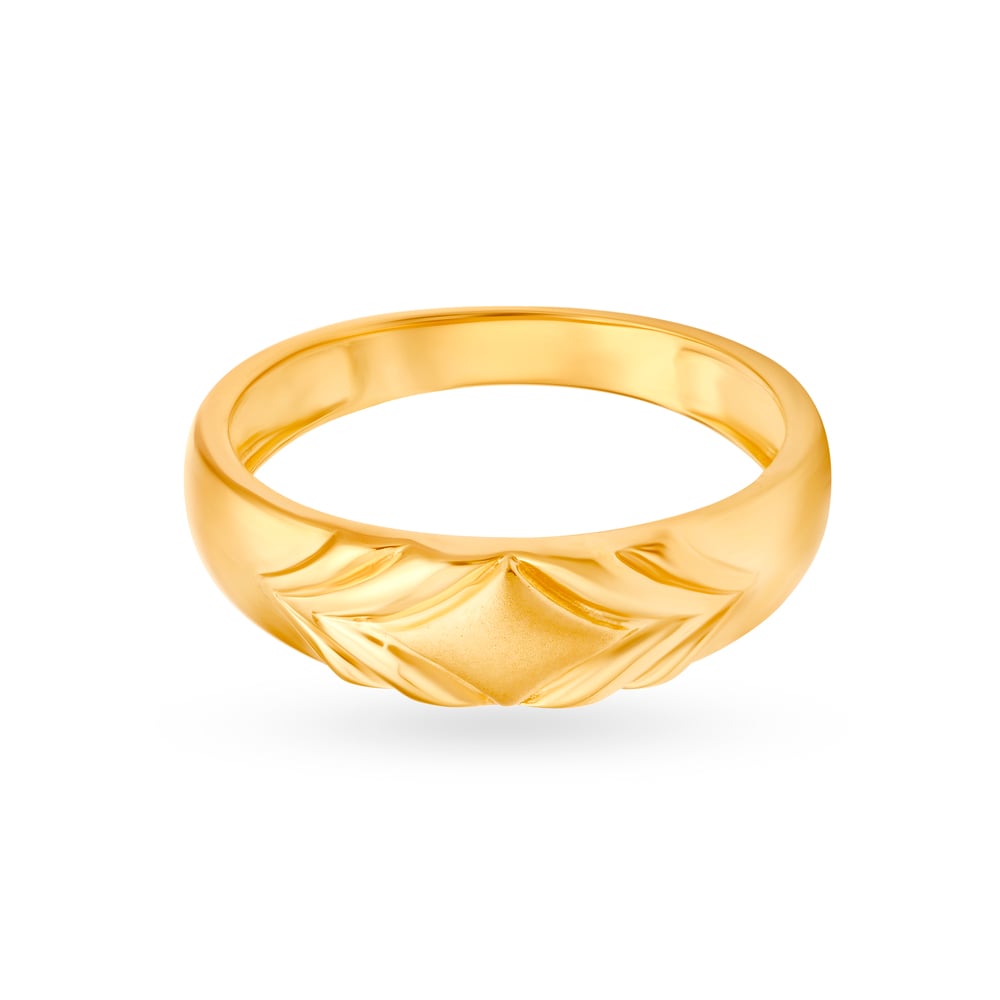 

Dapper 22 Karat Yellow Gold Concentric Patterned Finger Ring