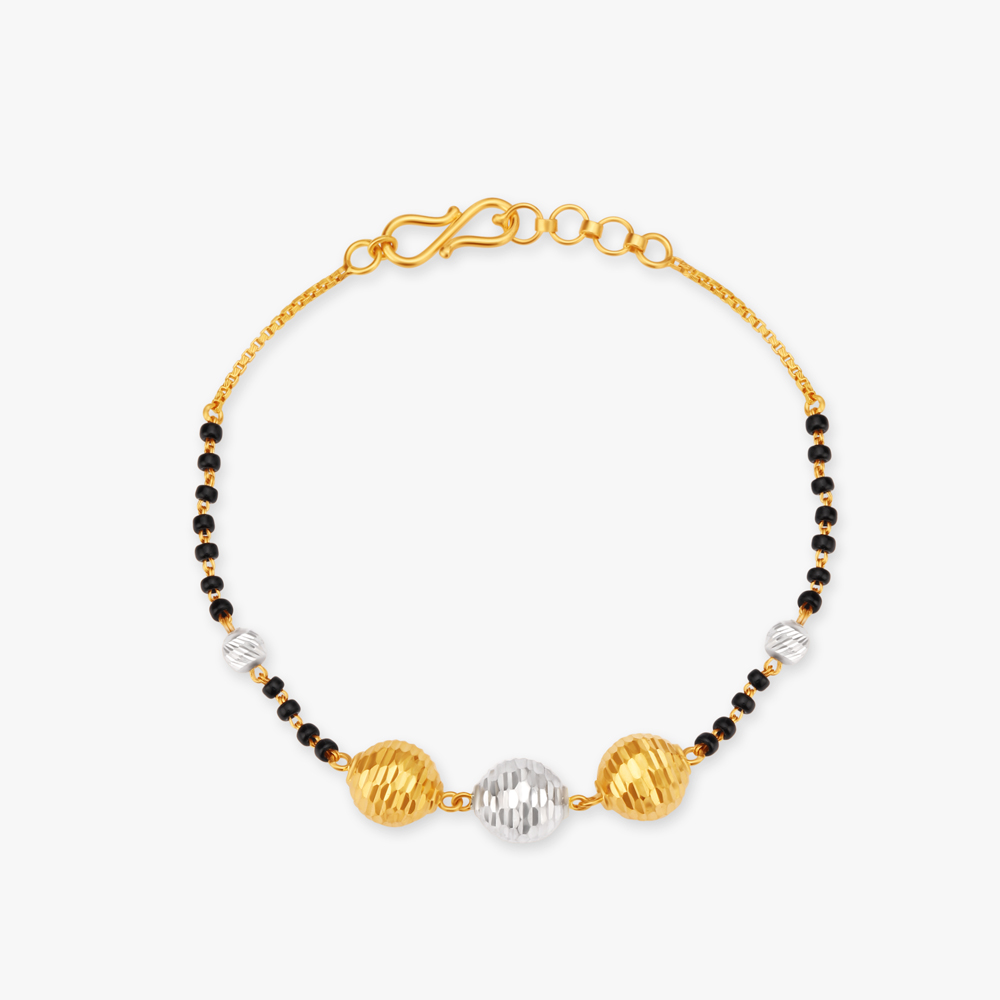 

Chic Gold Bracelet