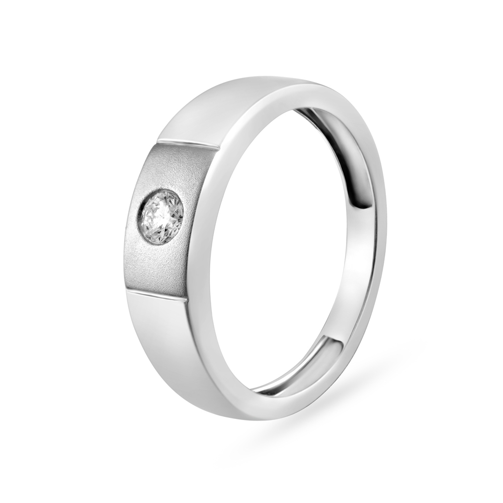 

Dashing 950 Pure Platinum And Diamond Finger Band