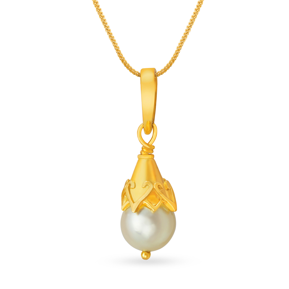 

Classy Elegant Pearl Pendant