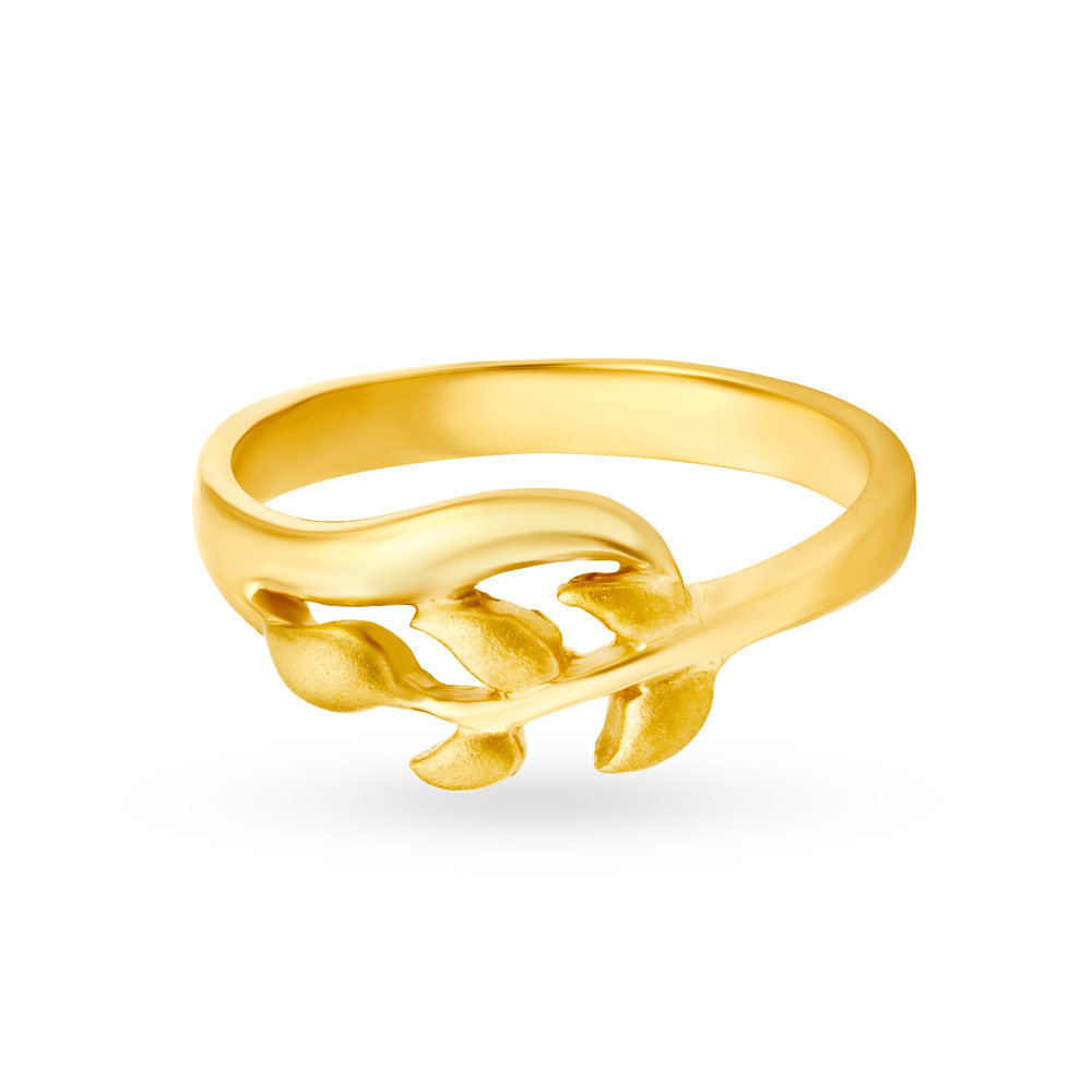 

Splendid Yellow Gold Leaf Sprig Finger Ring