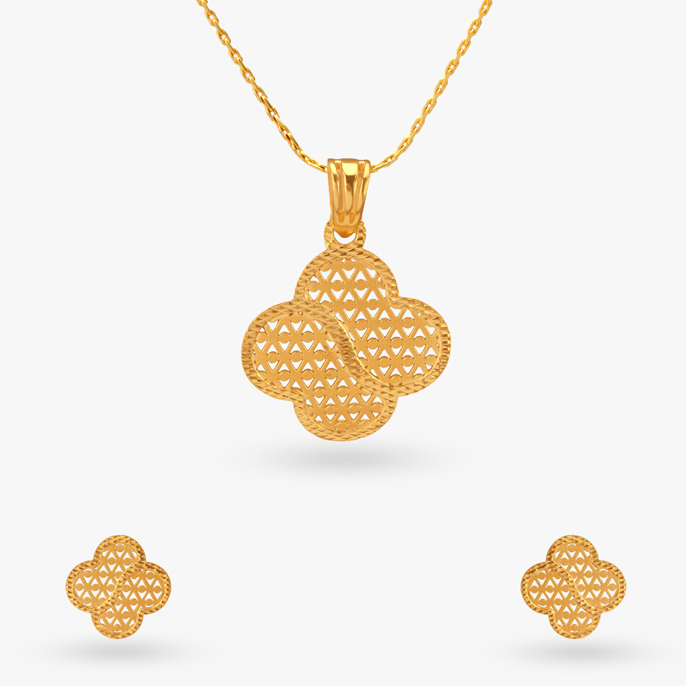 Enchanted Clover Gold Pendant and Earrings set