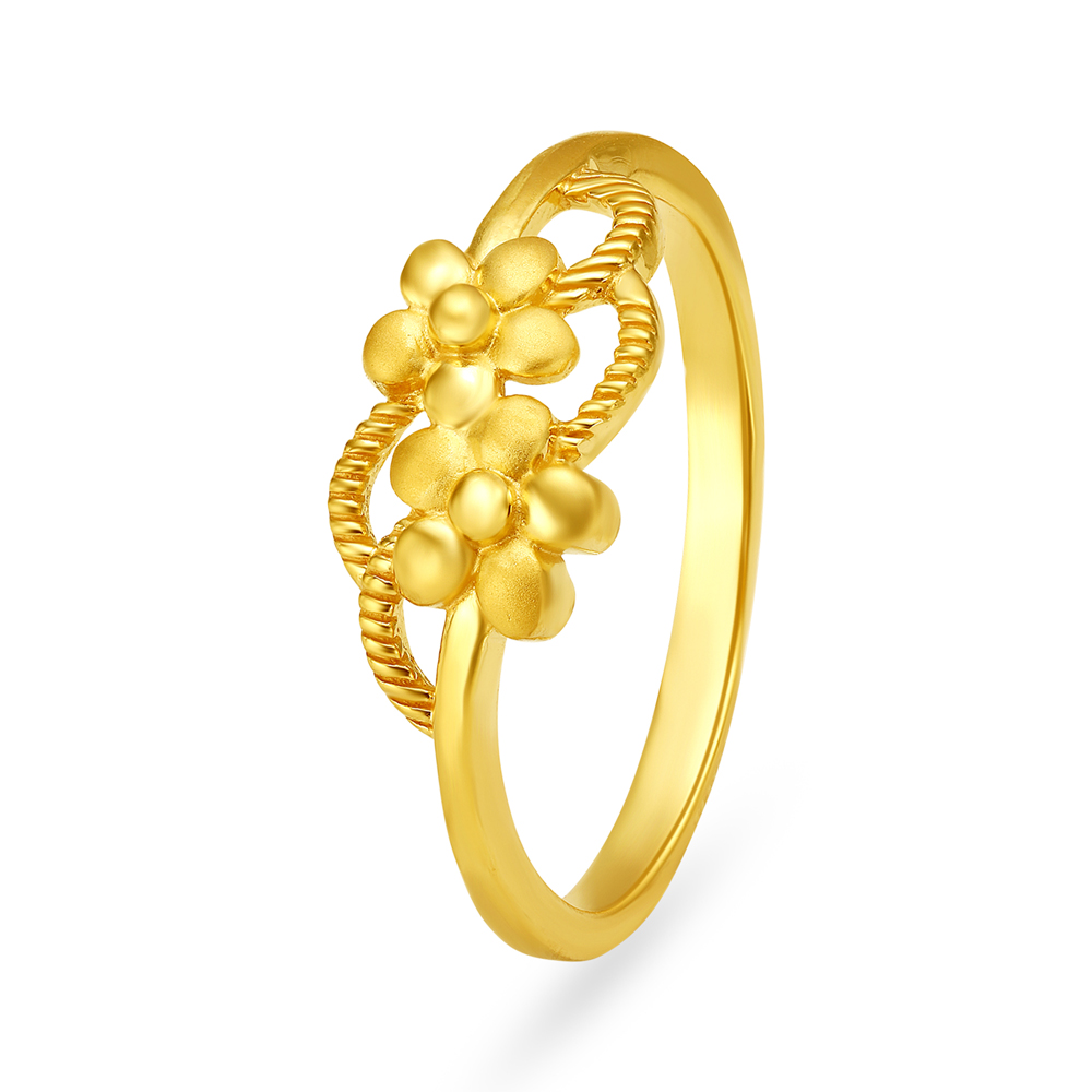 Enrapturing Yellow Gold Floral Finger Ring