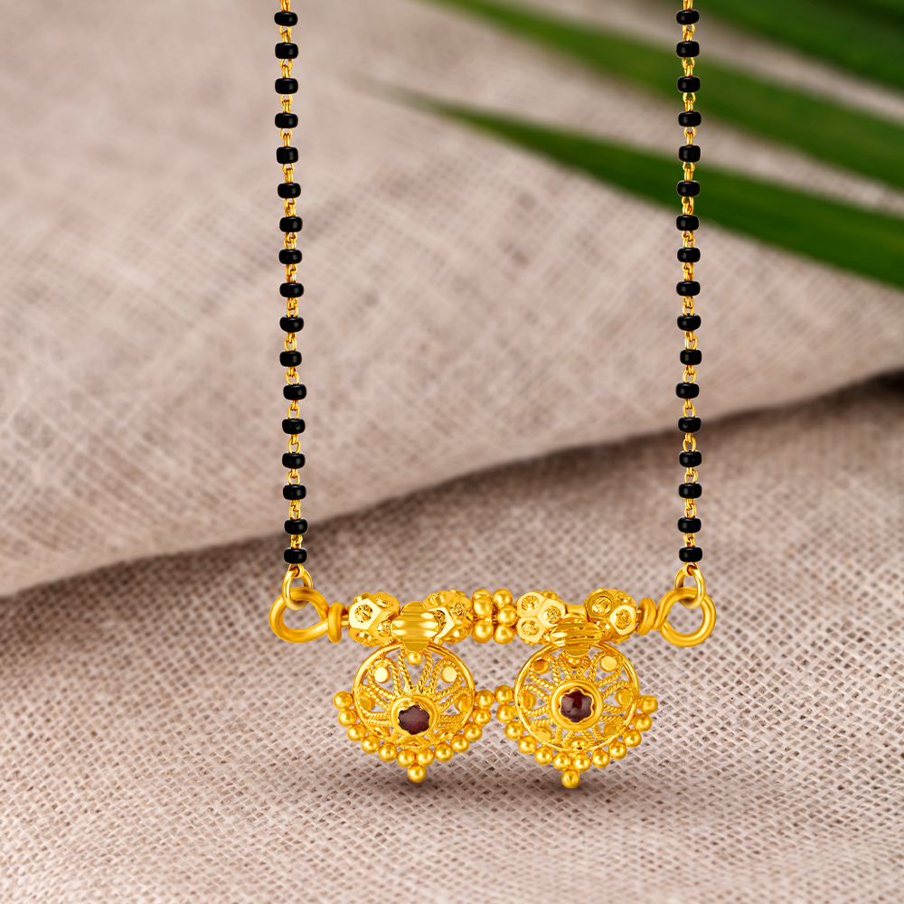 

Glimmering Gold Pendant