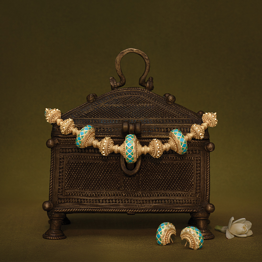 Marvellous Turquoise Badhroom Pattern Necklace Set