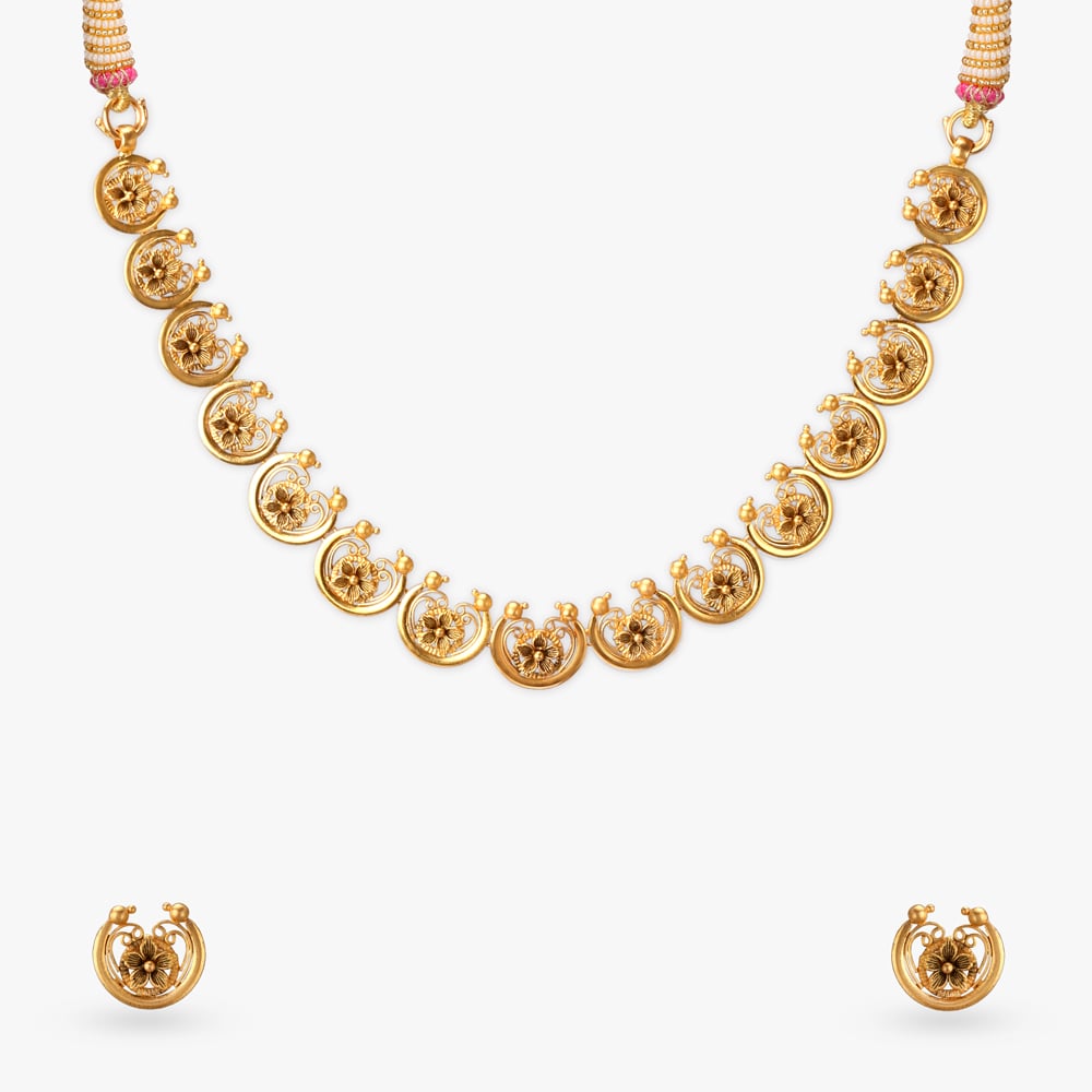 

Regal Flora Gold Necklace Set