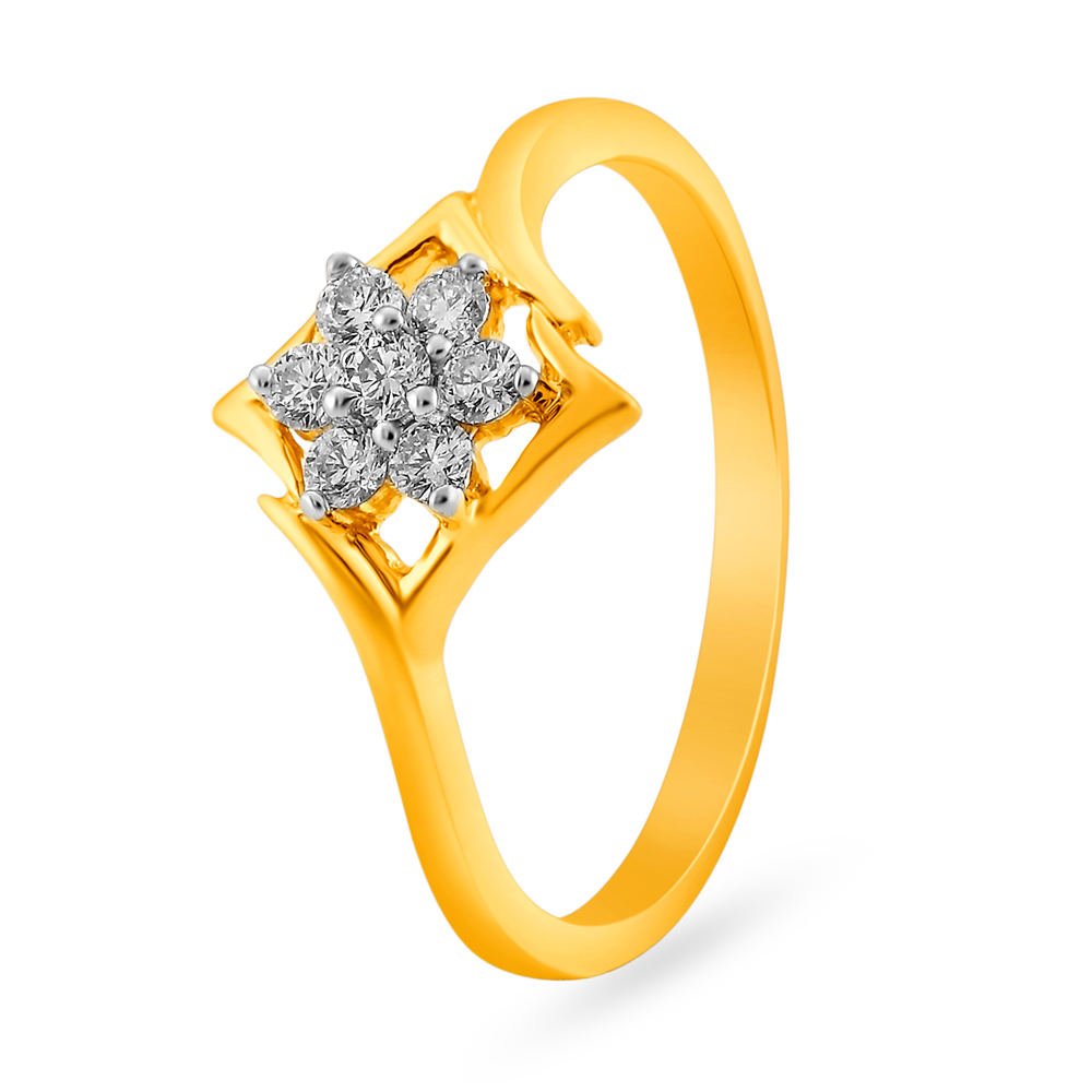

Rhombic Pattern Floral Design Seven Stone Diamond Finger Ring