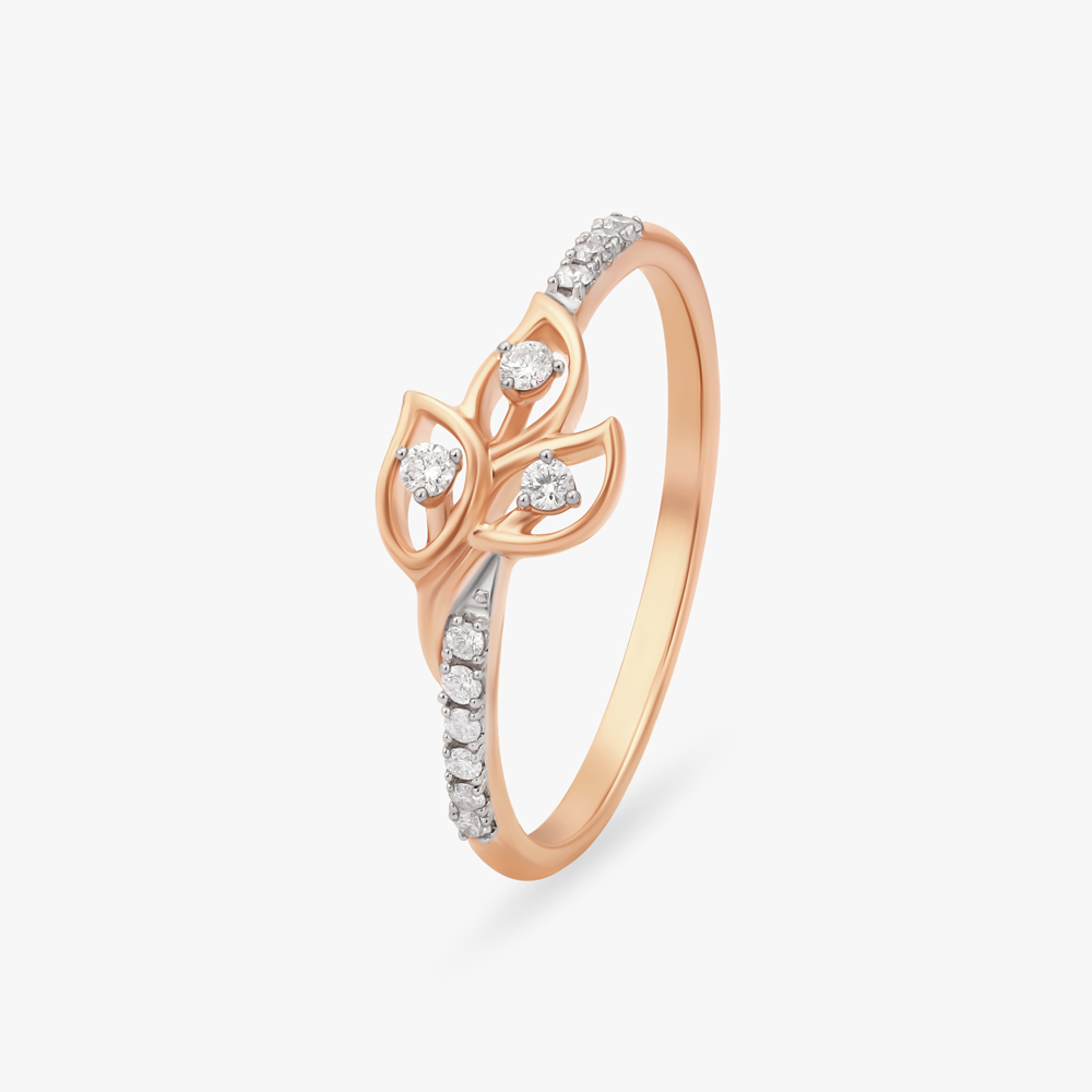 

Leafy Shimmers Finger Ring