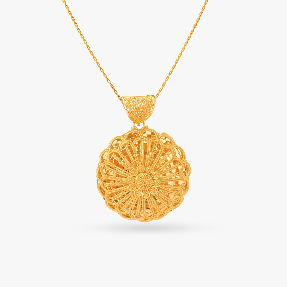 

Nature-Inspired Gold Pendant