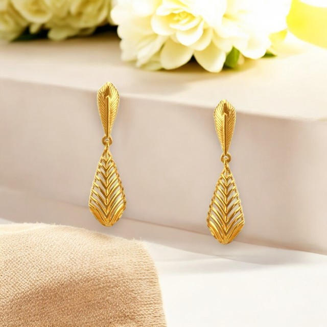 Leaf Luxe Gold Drop Earrings