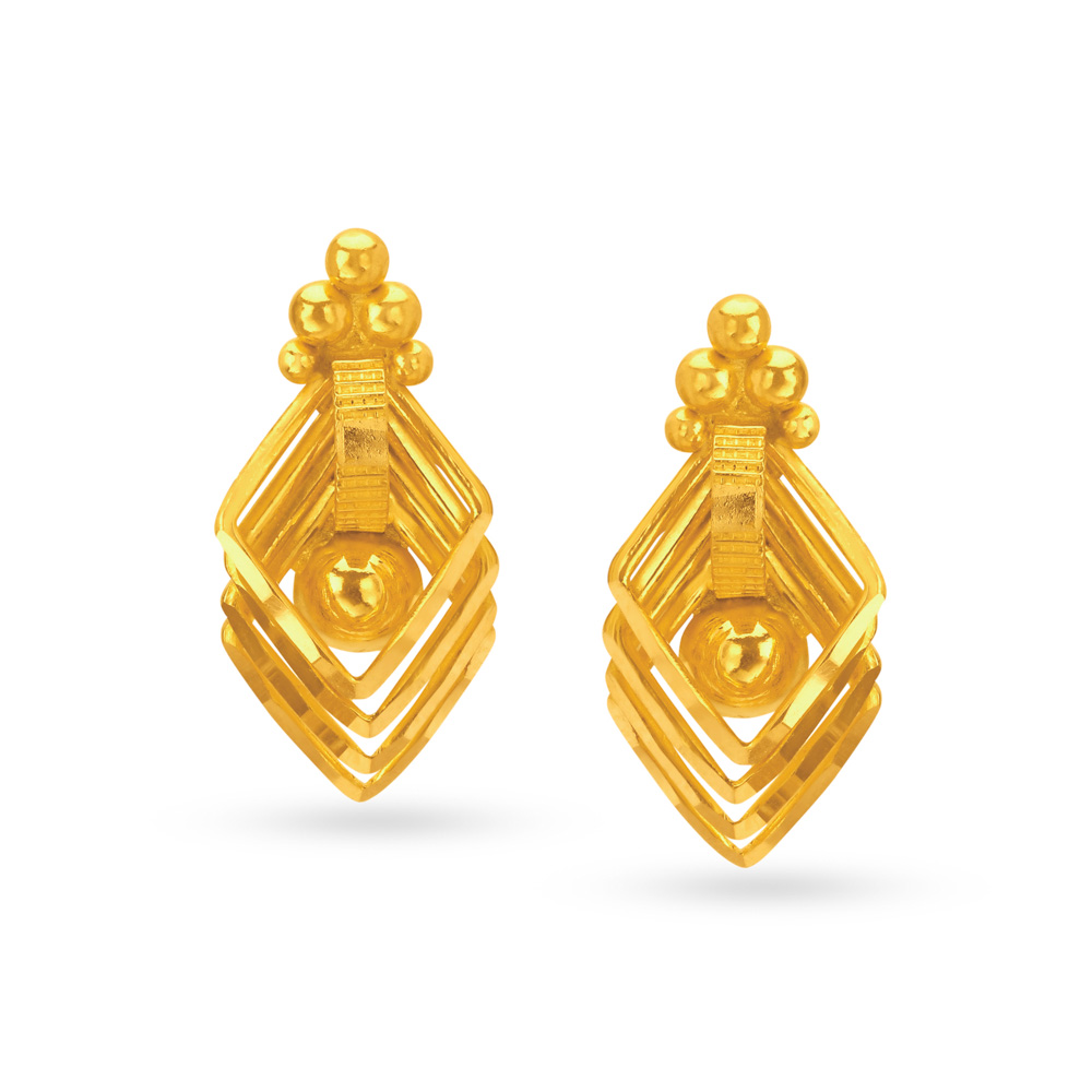 Chic 22 Karat Yellow Gold Geometric Pattern Studs