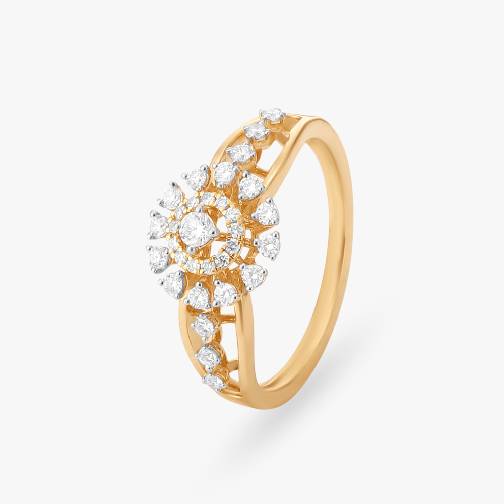 Stunning Sunburst Diamond Finger Ring