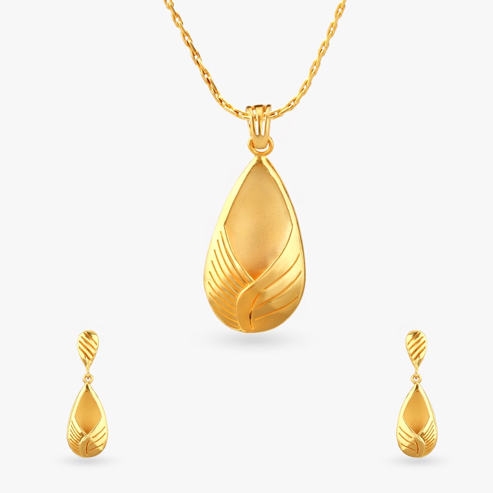 Teardrop Elegance Gold Pendant and Earrings Set