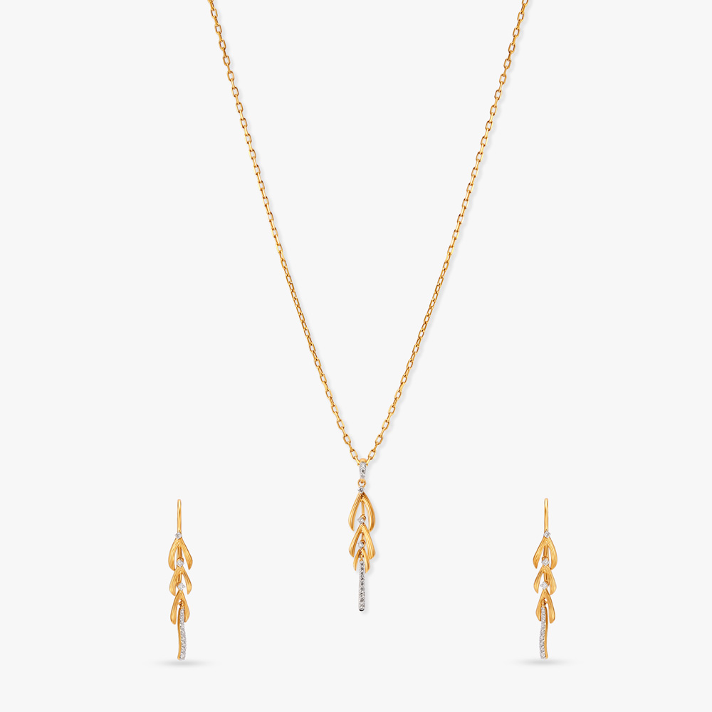 Streamlined Glint Diamond Pendant with Chain and Earrings Set