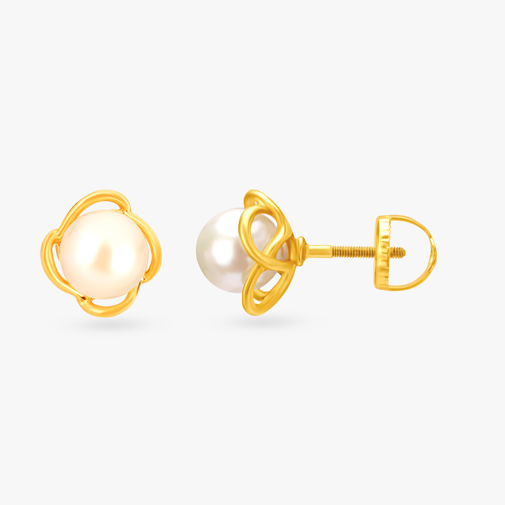 

Glorious Pearls and Gold Stud Earrings