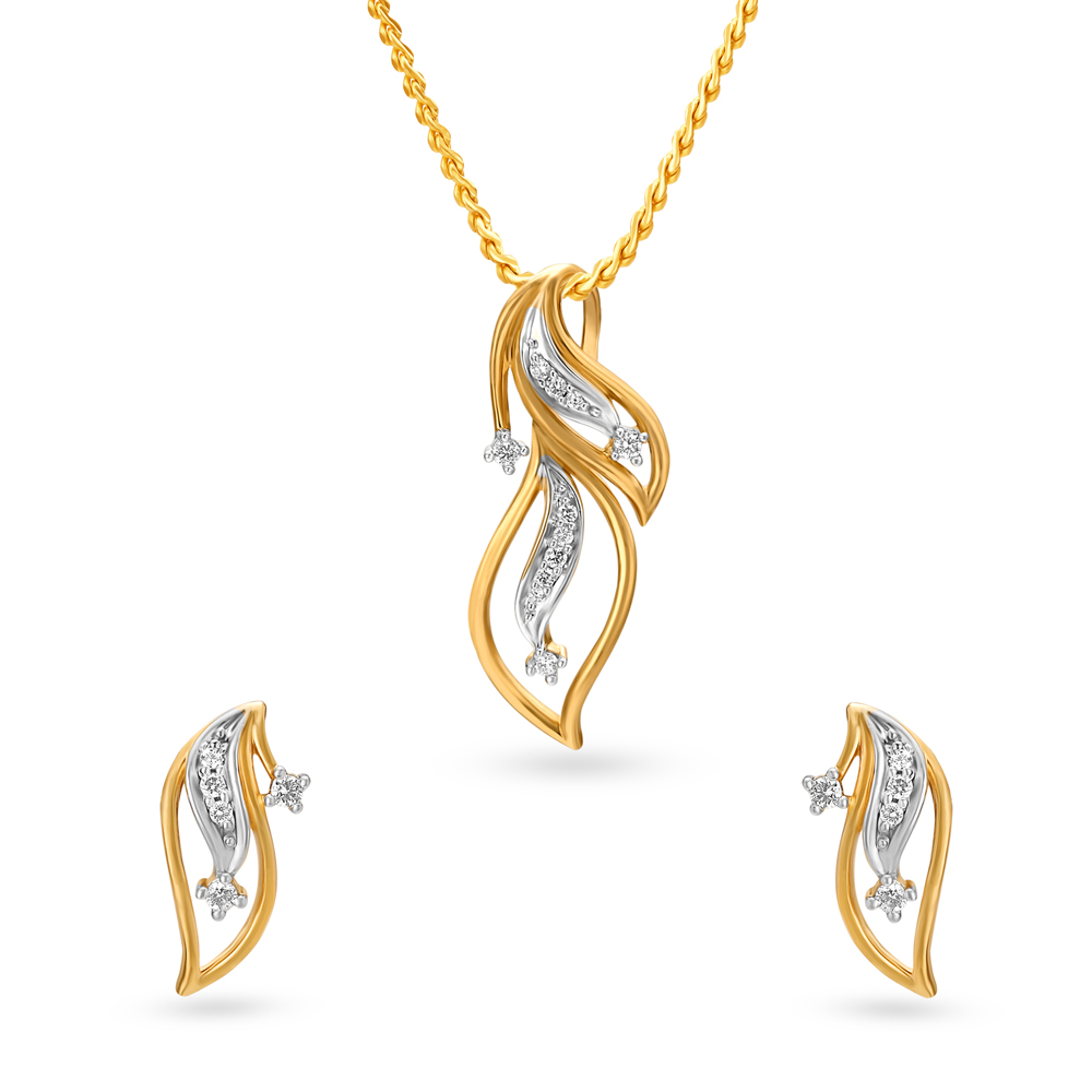 

Charming Leaf Pattern Diamond Pendant And Earrings Set