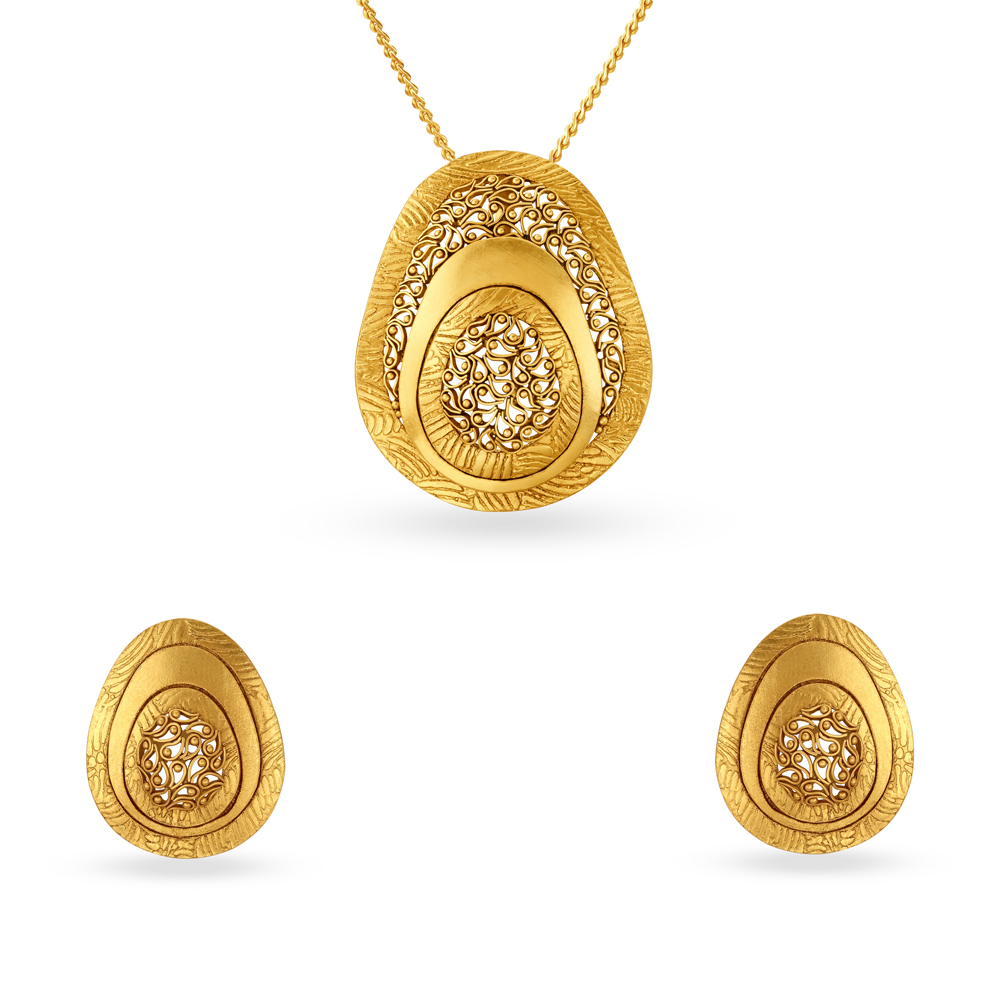 

Elegant Filigree Pendant and Earrings Set