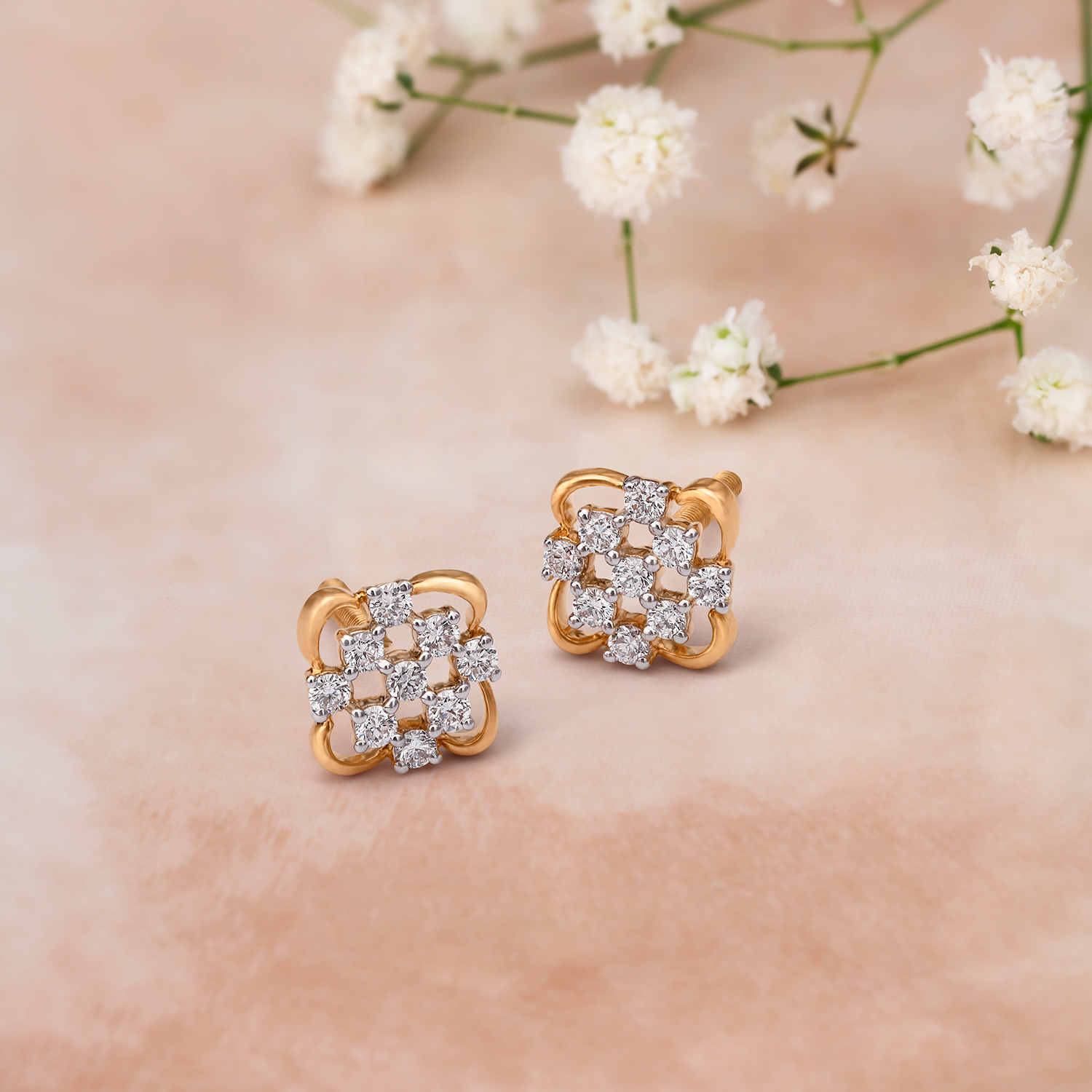 Lattice Glow Diamond Stud Earrings