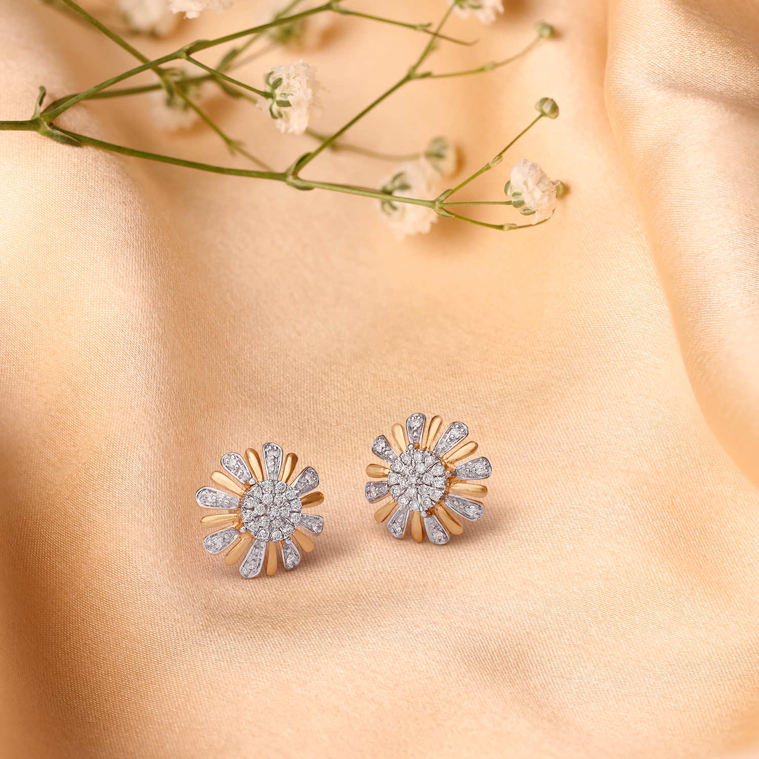 Daisy Shine Diamond Stud Earrings