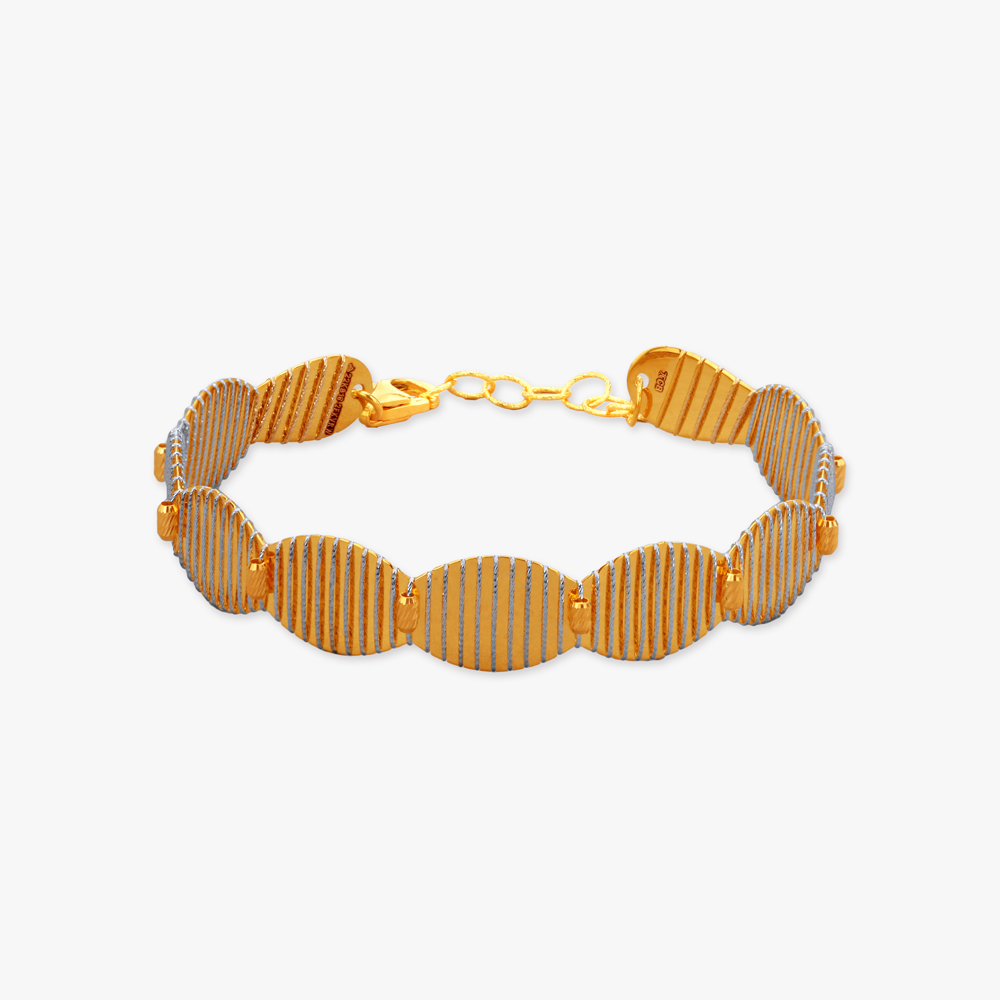 

Glam Wave Gold Bangle