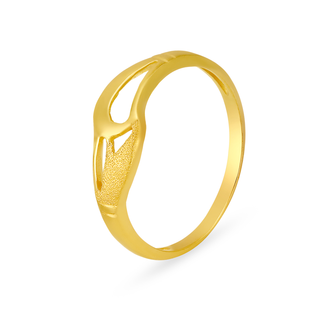 Elegant 22 Karat Yellow Gold Finger Ring