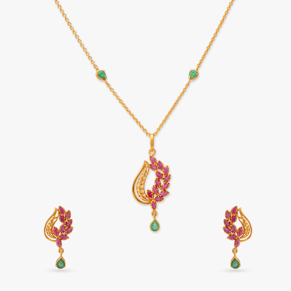 Blooming Bliss Gold Pendant with Chain and Earrings Set