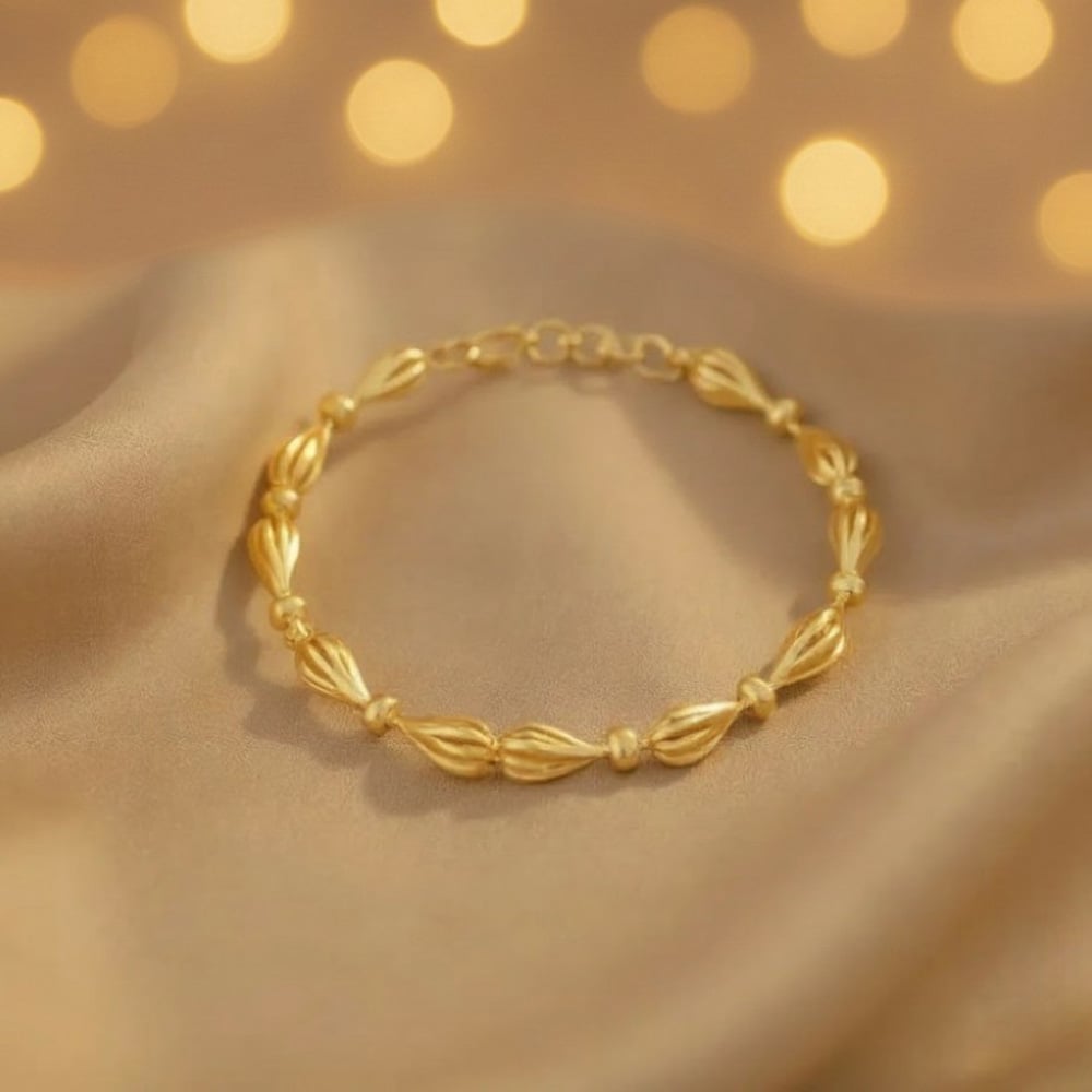 Bow Curve Gold Bracelet