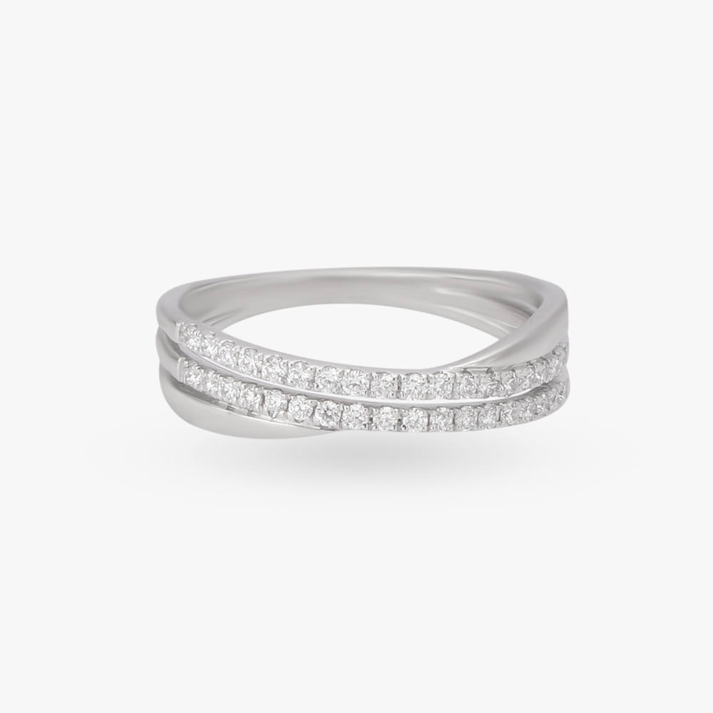 

Twisted Diamond Finger Ring