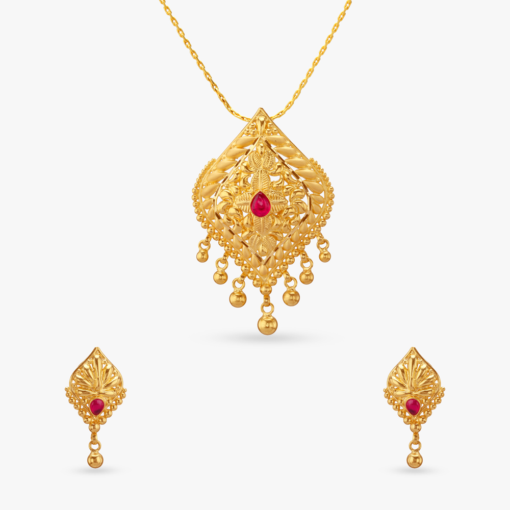 Crimson Leaf Gold Pendant and Earrings Set