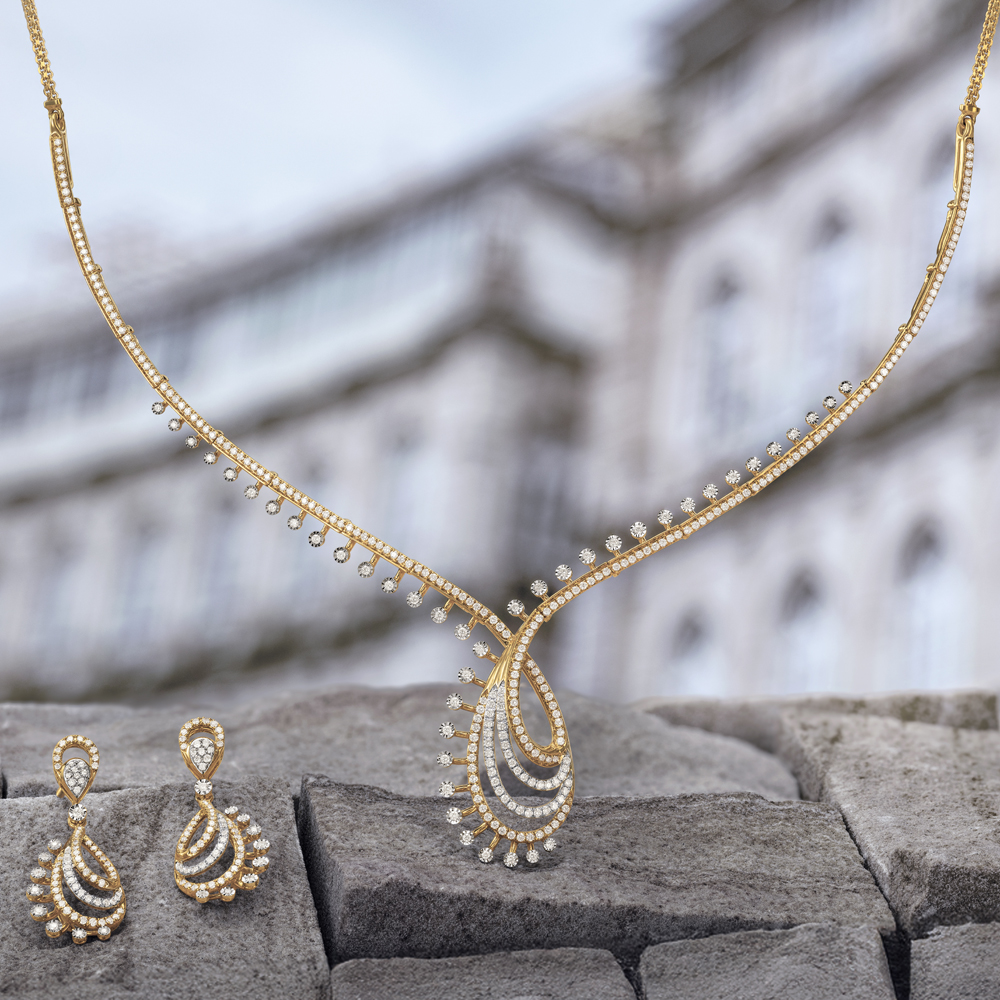 Curved Perfection Diamond Necklace Set
