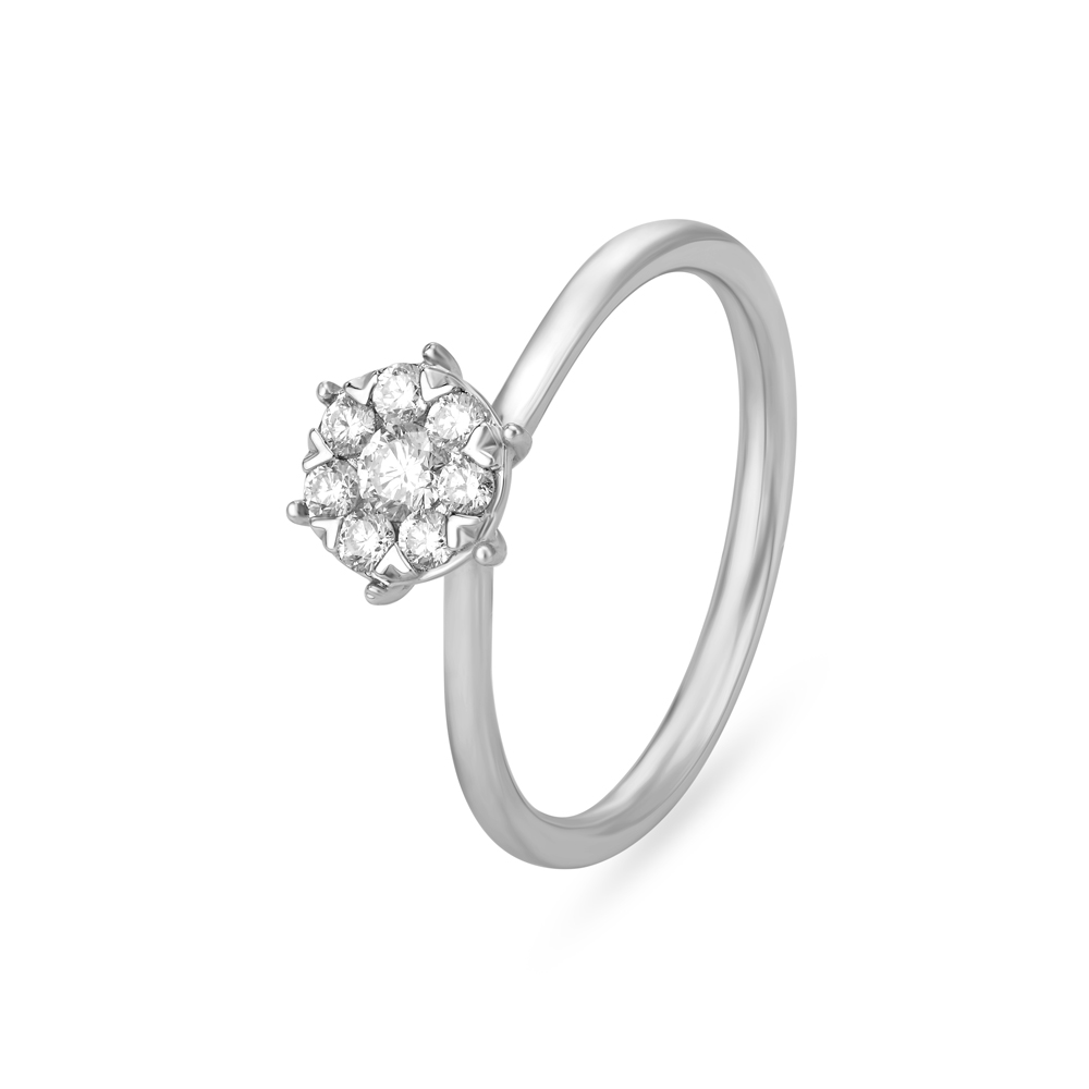 

Stately Cluster Look Finger Ring