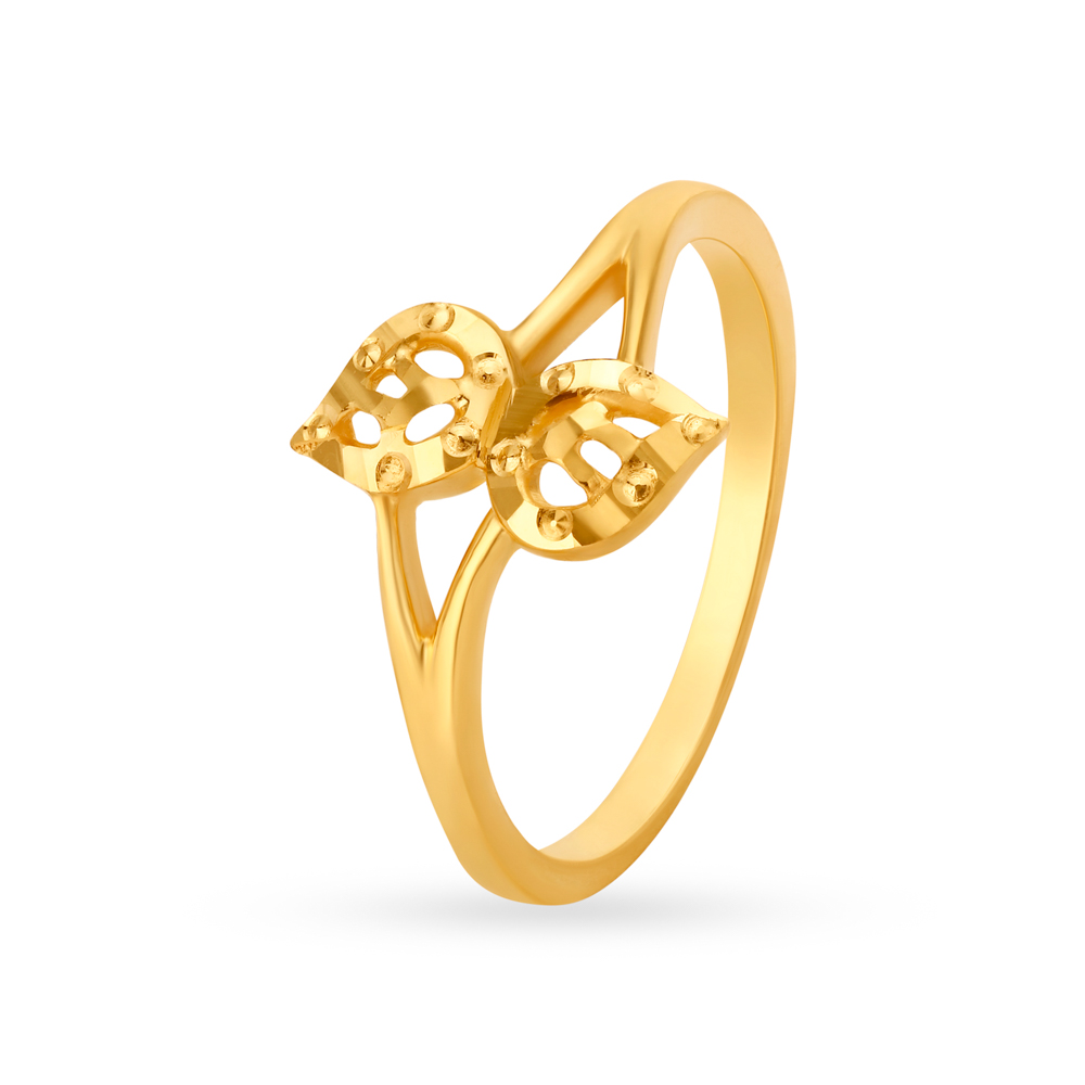 Enrapturing 22 Karat Yellow Gold Leaf Finger Ring