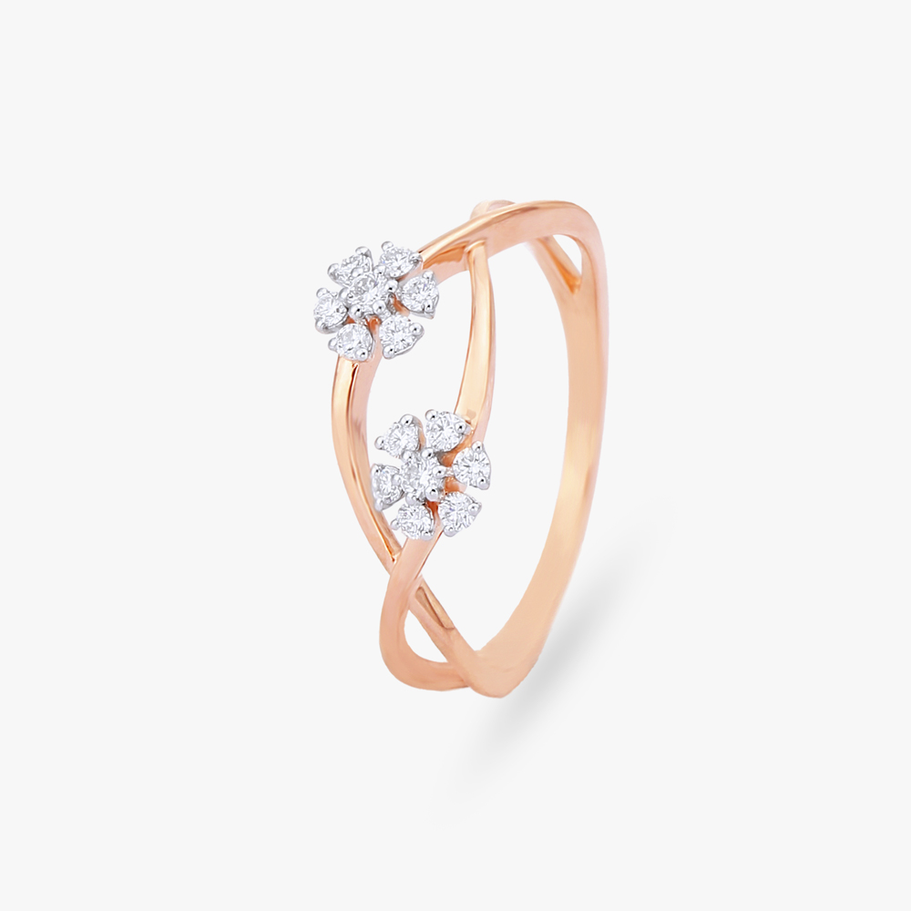 Curved Diamond Finger Ring