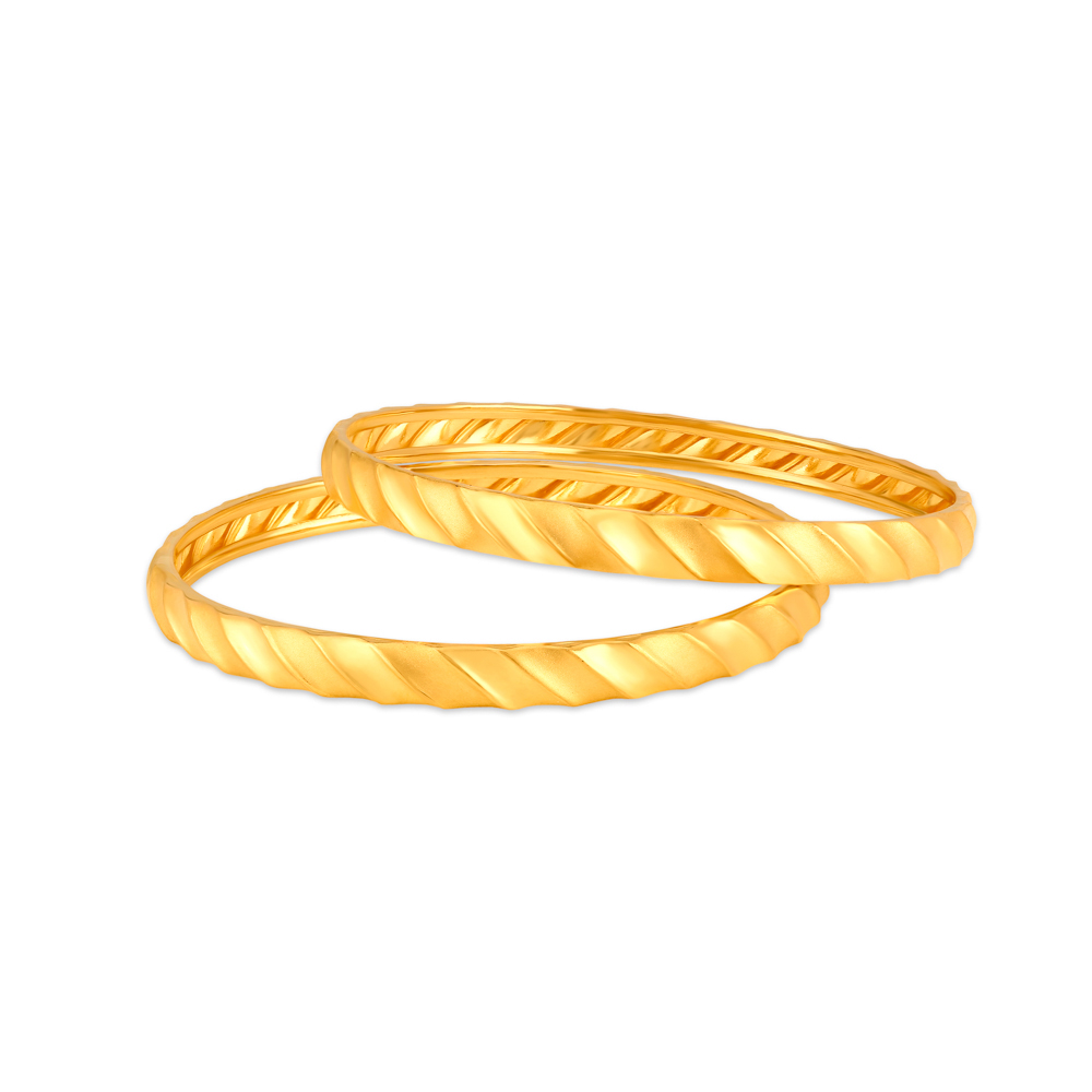 Captivating Ridged Bangle