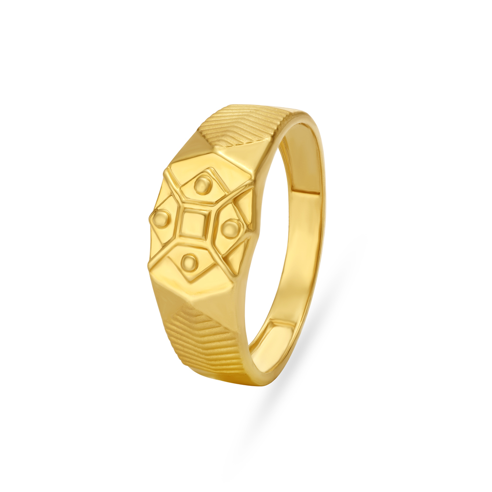 

Rhombic Carved Gold Finger Ring For Men
